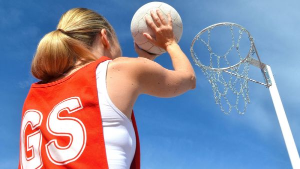 Umpiring School Netball with Karen Greig